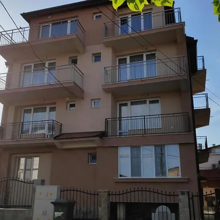 снежа/ Snezha Konukevi Obzor